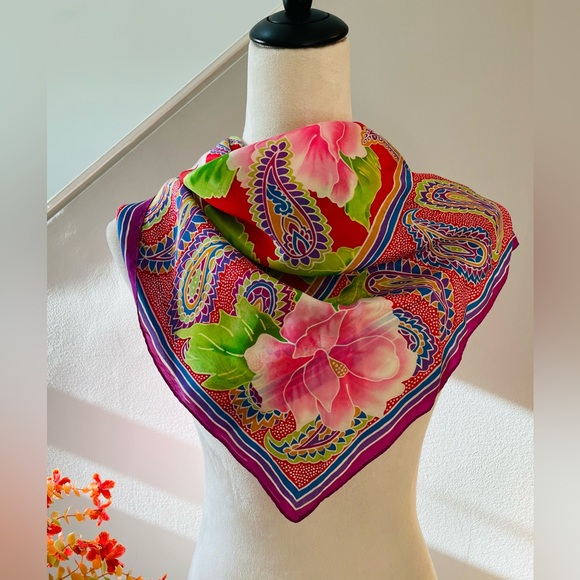 OSCAR De La RENTA Silk Scarf Brilliant Designer Floral 34x34” Made In Japan - Picture 10 of 15